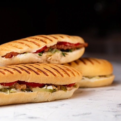 Sandwich ou panini ou quiche + cookie ou financier + canette 33 cl
